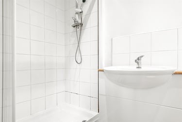 2 bed flat, Blakes Road, Southwark, London, SE156HE - Image 9